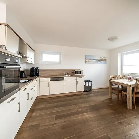 Mit Sauna Und Balkon Zentral In