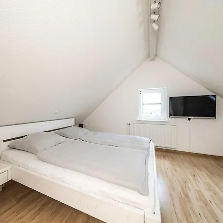 Mit Sauna Und Balkon Zentral In *